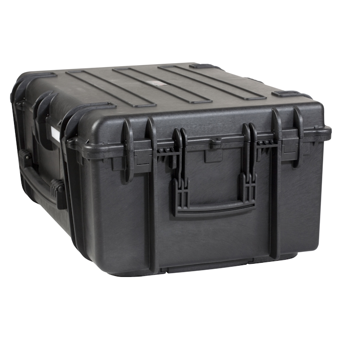7630 HANDLE DETAIL Two-compartment black Explorer Case 7630 featuring a durable handle for convenient carrying.